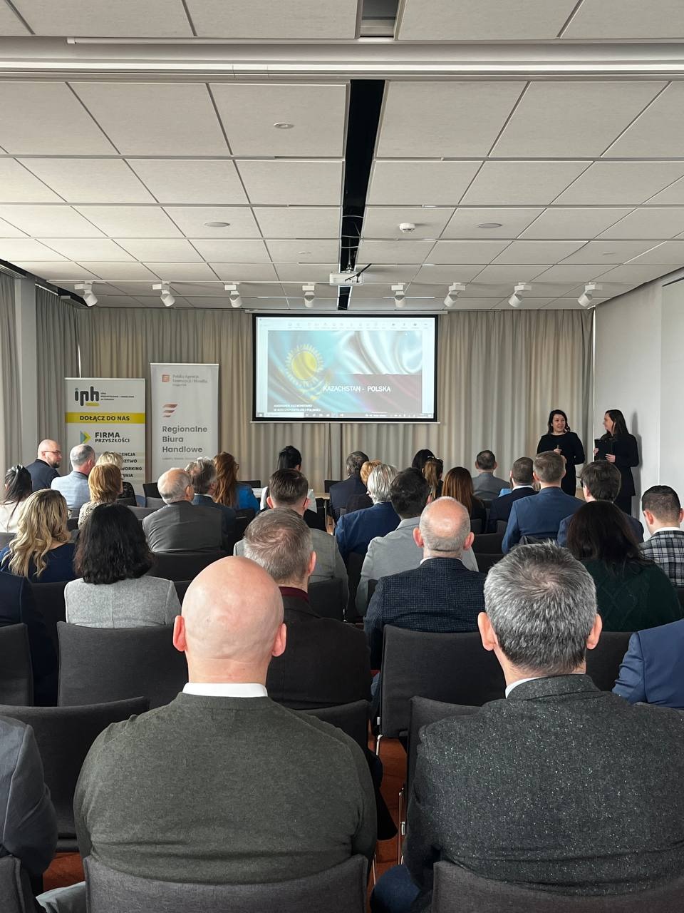 Attendees at “Kazakhstan – New Opportunities for Polish Business” in Toruń, viewed from the back of the conference room.